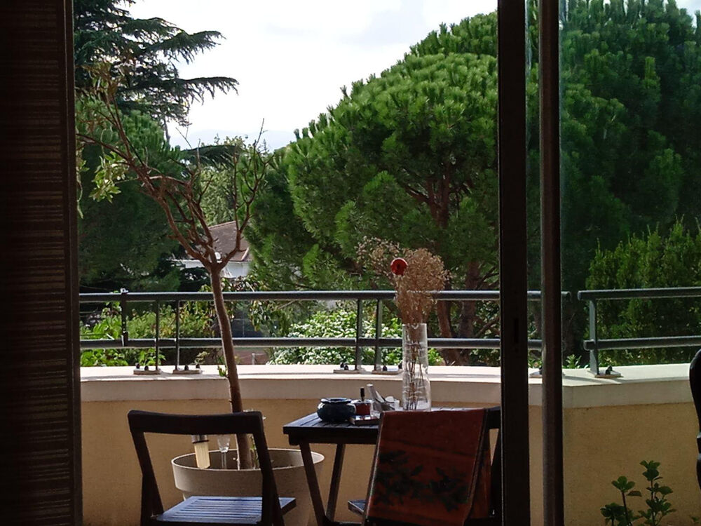 Location Appartement Appartement calme,  pièces amples et terrasse Charbonnières-les-bains