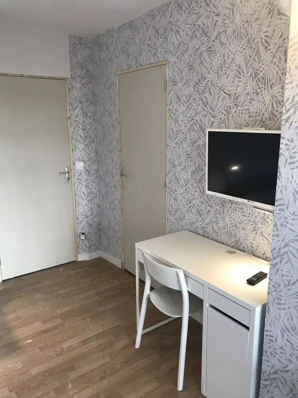 Location Appartement BEAU STUDIO MEUBLÉ COSY 20M² AVEC BALCON Évry-courcouronnes