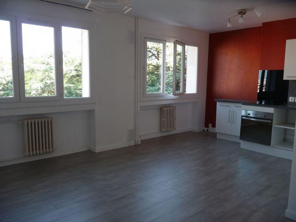 Location Appartement Beau T2 48m² dans parc proximite cours fauriel Saint-Étienne