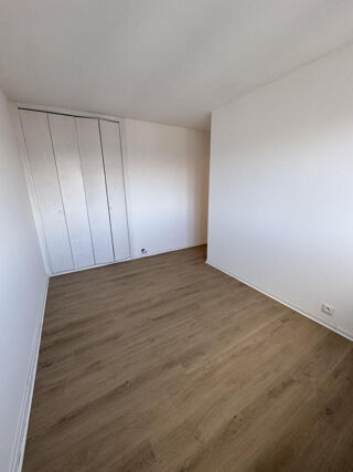  Appartement à louer 5 pièces 91 m²