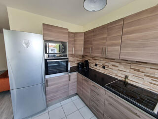  Appartement à louer 1 pièce 76 m²