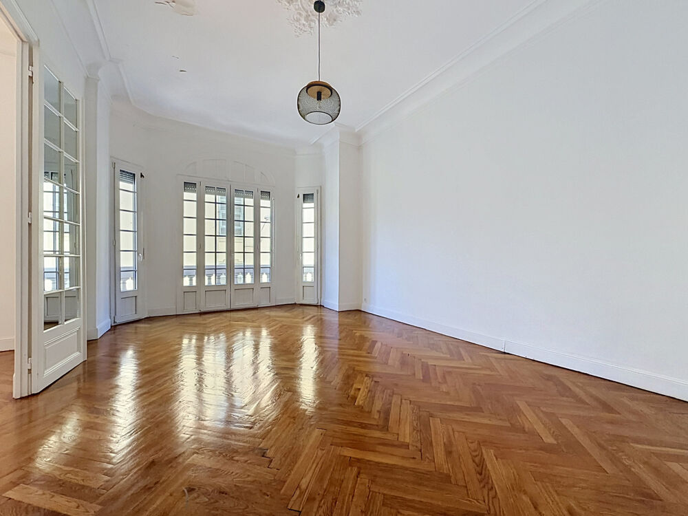 Vente Appartement Appartement  - 4 pièces  - 141.0 m² Nice