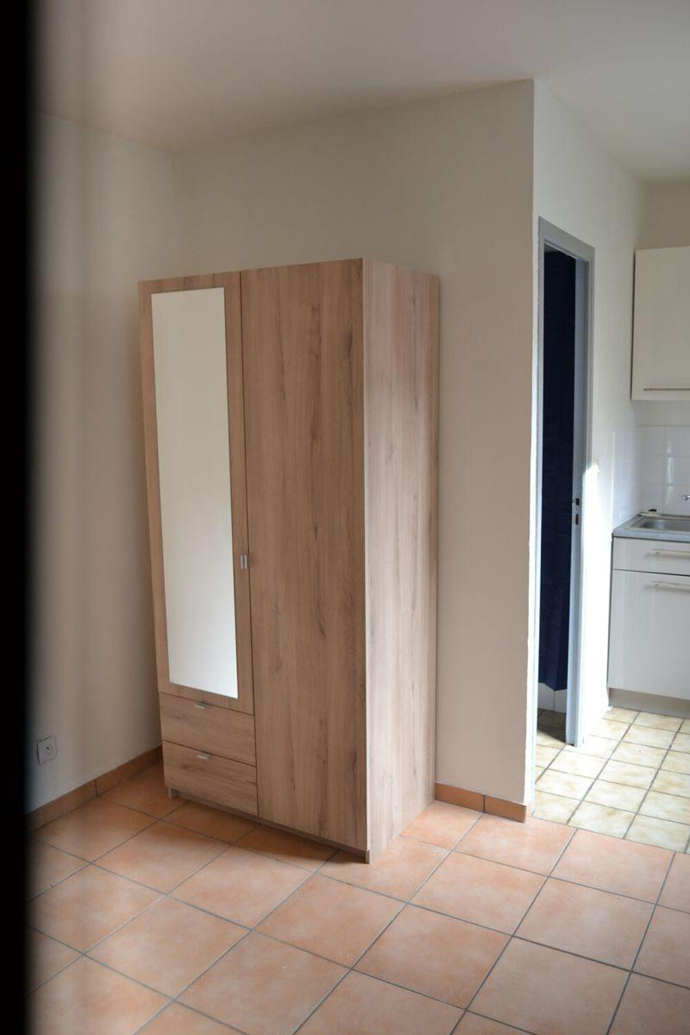 Location Appartement Studio très calme proche de tout commerce et école Rouen