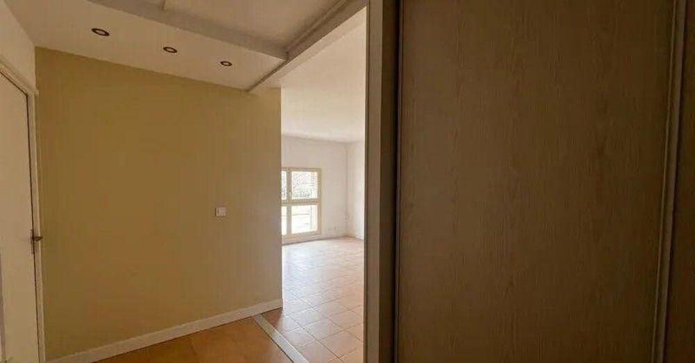 Location Appartement Beau T2 51m² rénové Proche Parking Carnot Aix-en-provence