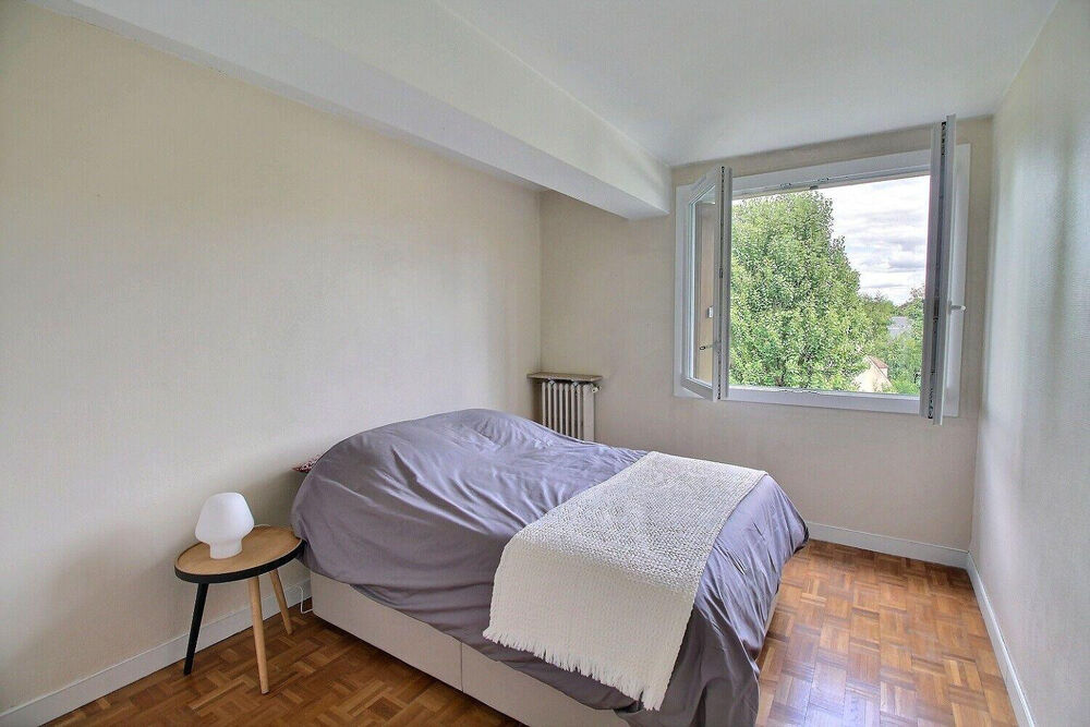 Location Appartement appartement lumineux et tres calme à Chatenay Châtenay-malabry