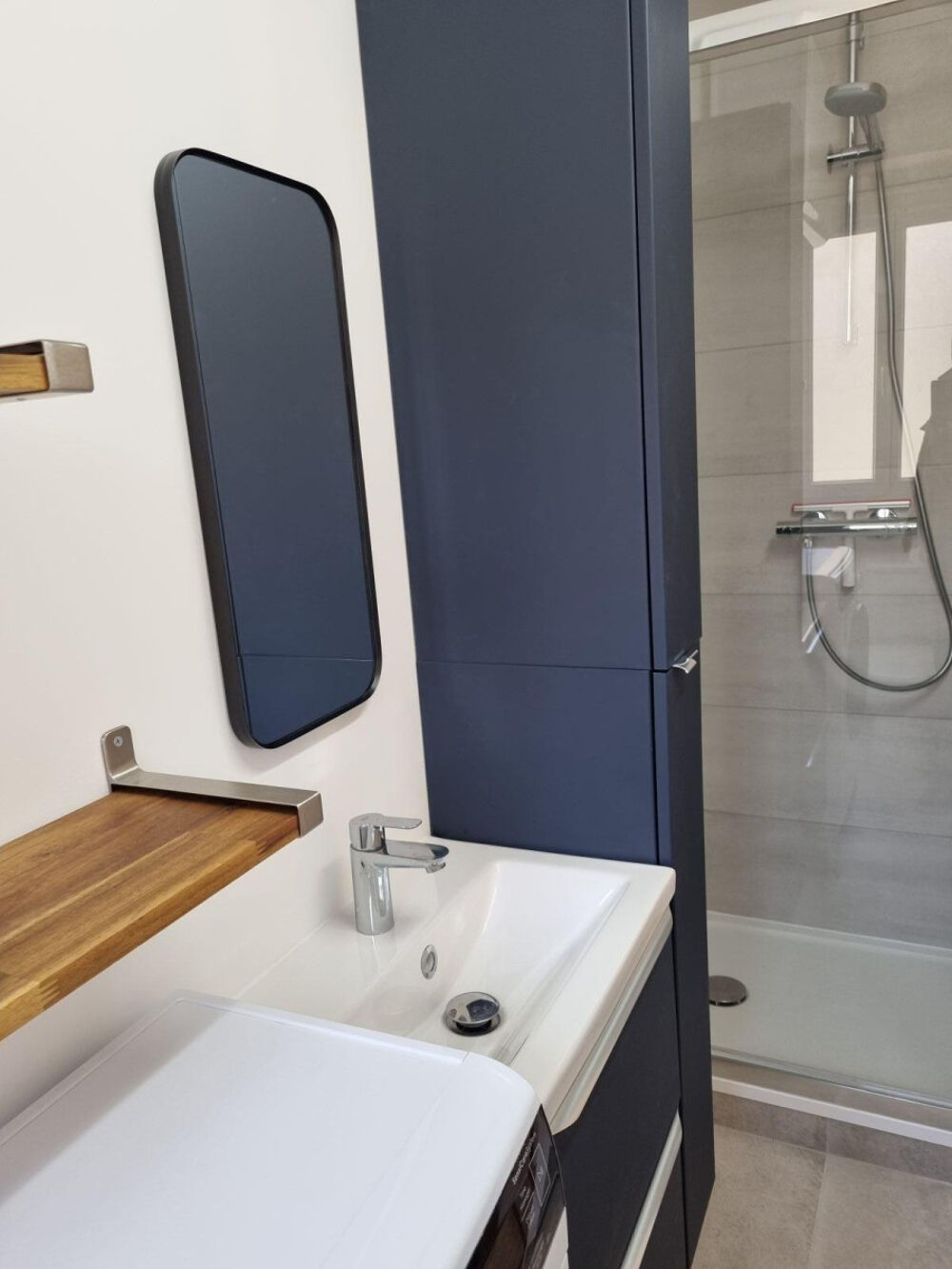 Location Appartement Studio meublé confortable et lumineux. Paris 20