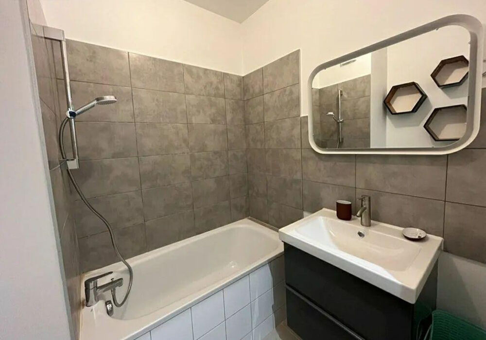 Location Appartement Beau studio meublé 23m² Saint-Étienne