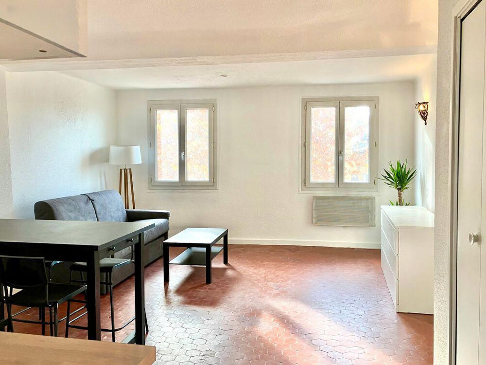 Location Appartement Grand studio meublé et équipé, entièrement refait Aix-en-provence