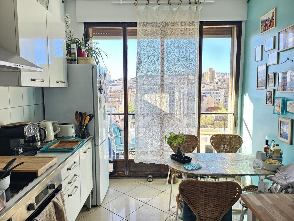 Location Appartement Chambre avec terrasse vue magique sur Notre Dame. Marseille 6