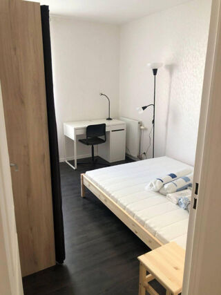  Appartement à louer 5 pièces 96 m²