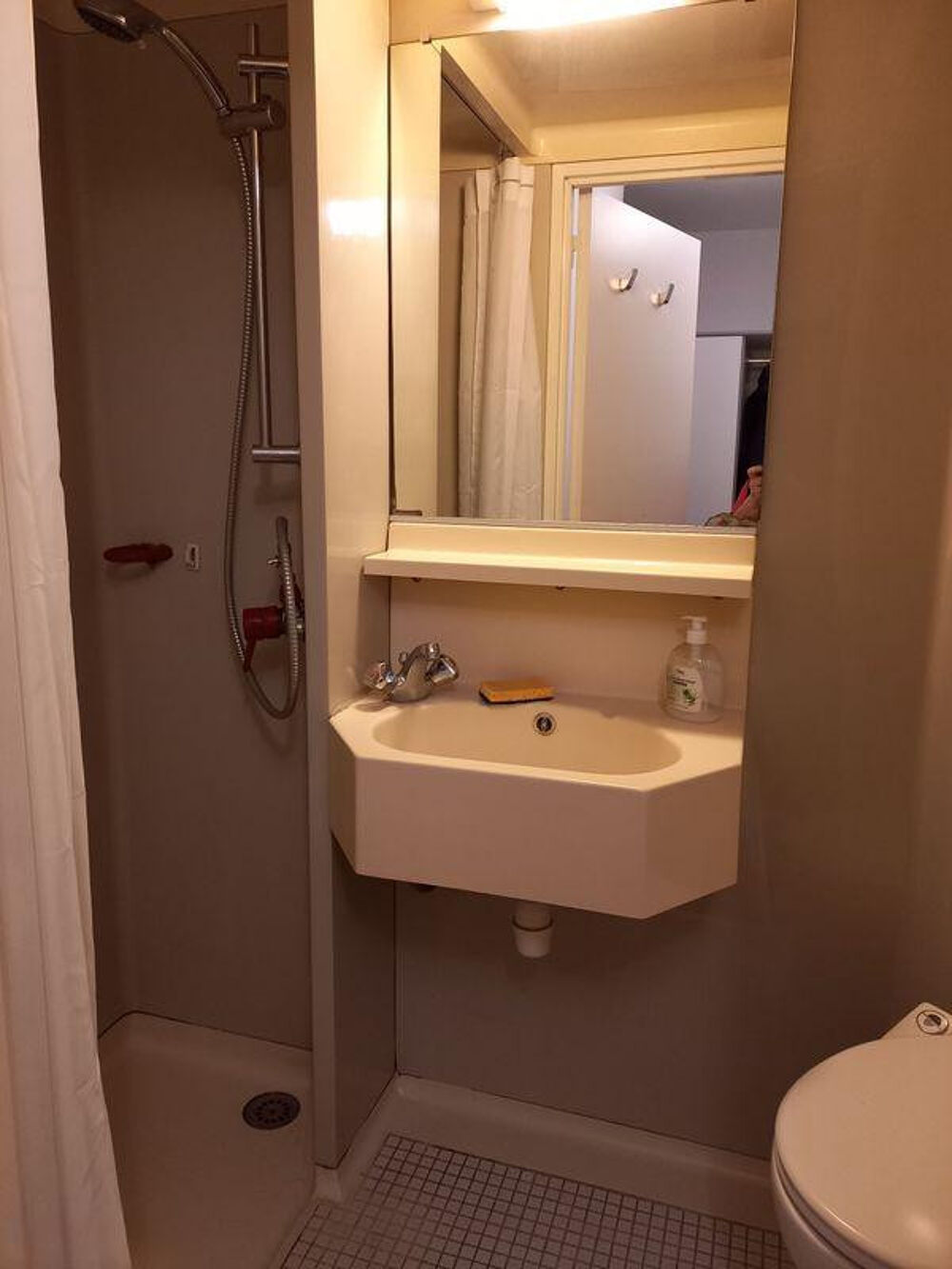 Location Appartement Studio meublé à louer Paris 17