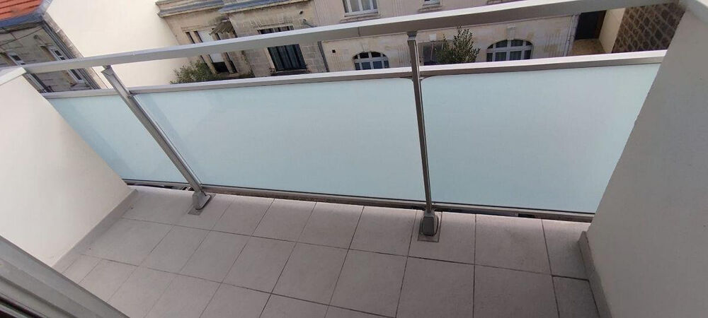 Location Appartement Studio rénové Barrière Judaique, balcon Bordeaux