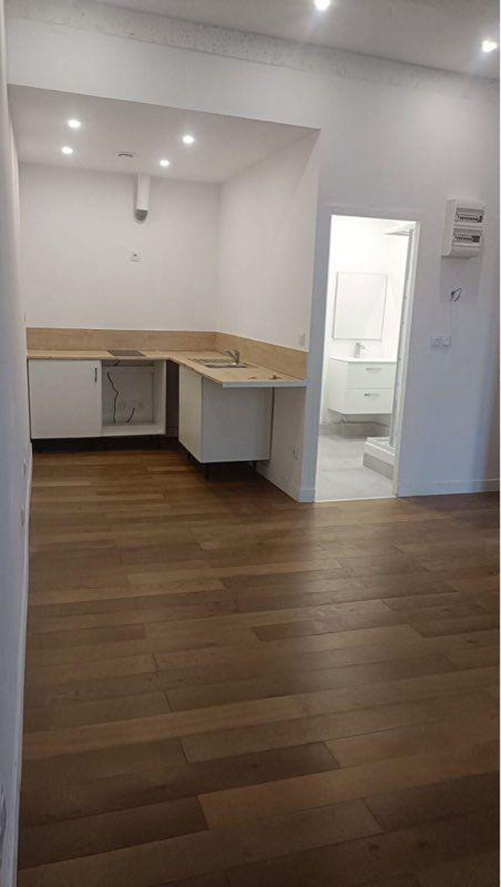 Location Appartement Appartement, 23m², 550€ - Marseille Marseille 16
