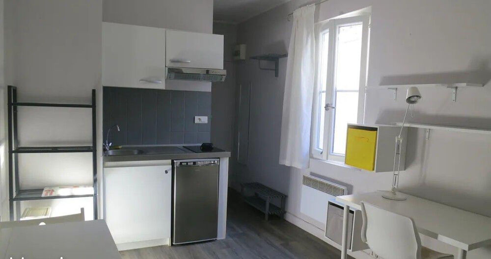 Location Appartement Beau studio meublé 18m² très lumineux Avignon
