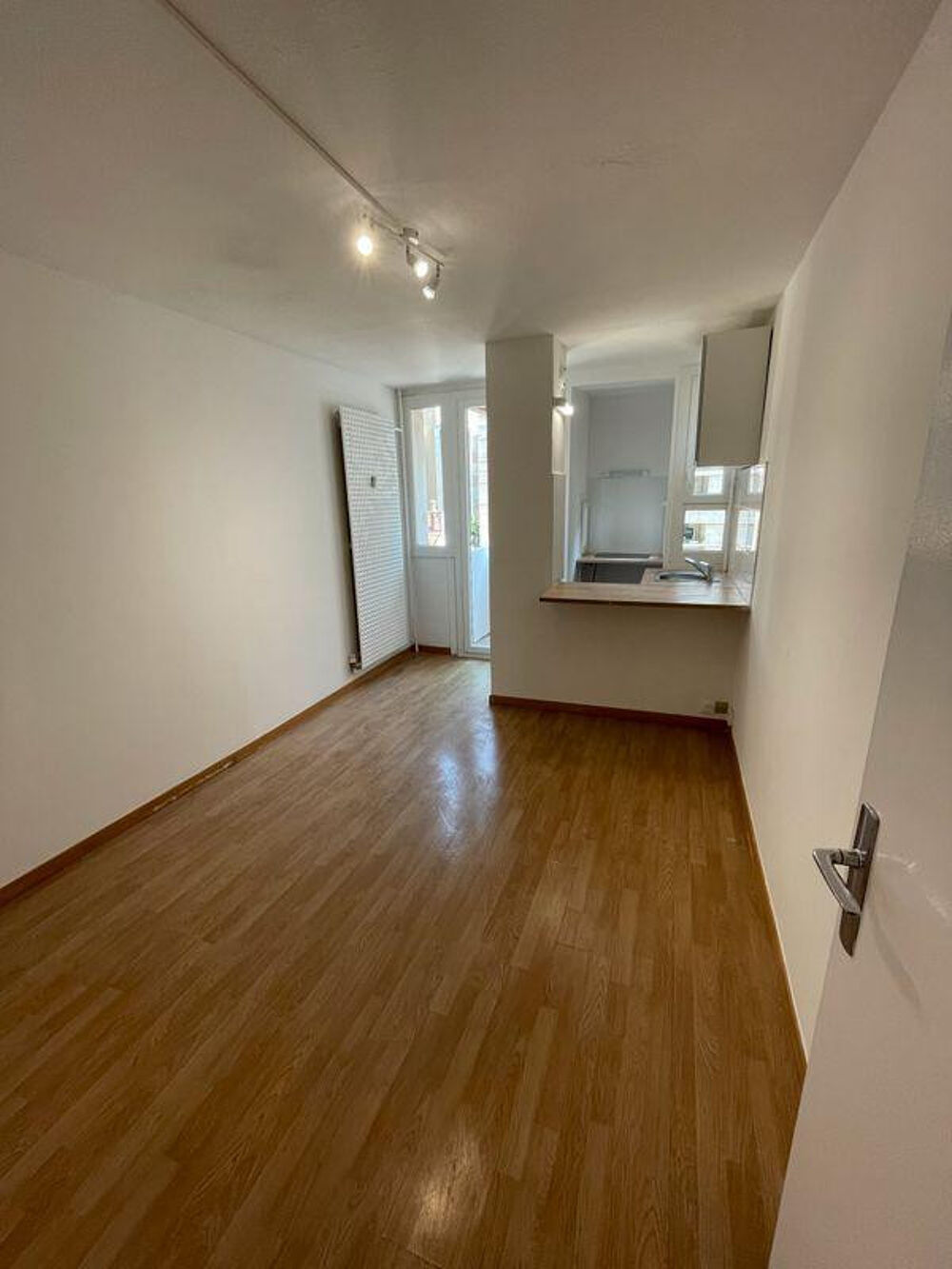 Location Appartement Studio 20 m2 dans résidence sécurisée à la Timone Marseille 10