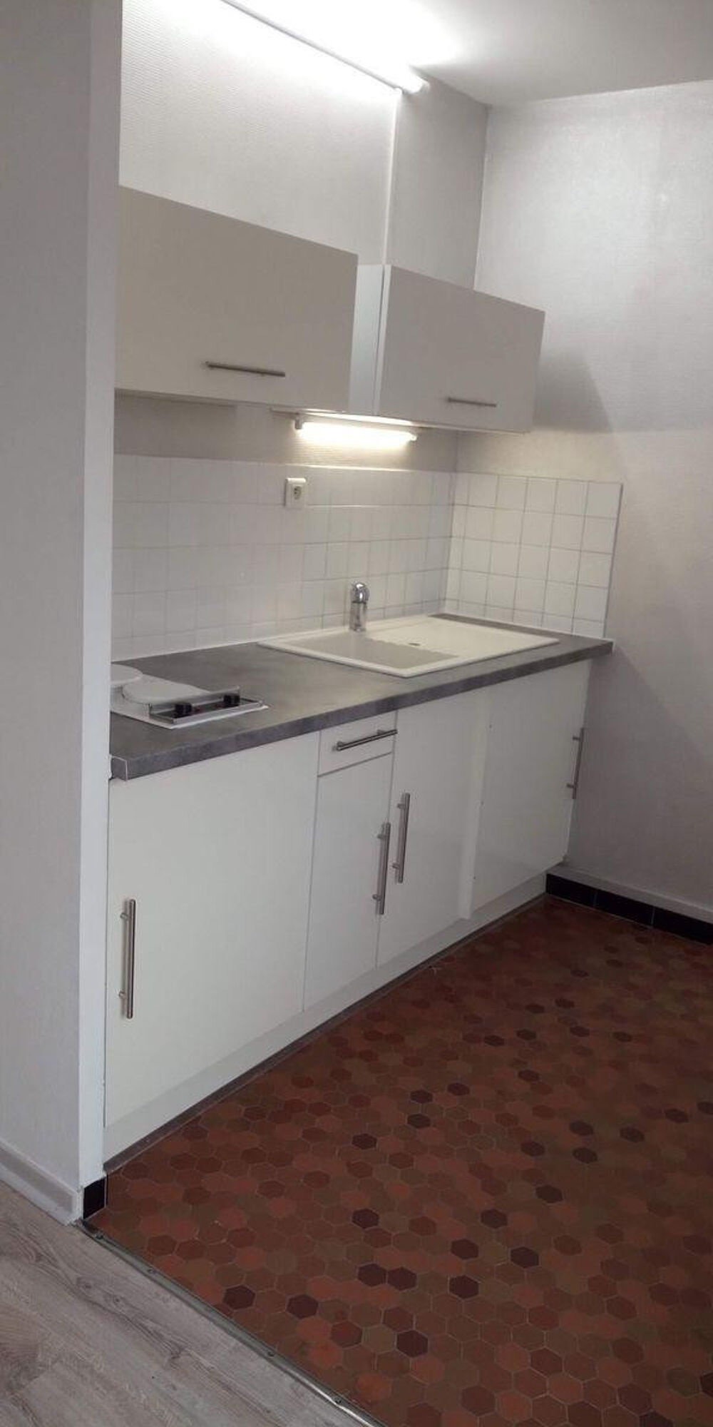 Location Appartement Loué f1bis avec parking privatif 6ème et dernier Saint-Étienne