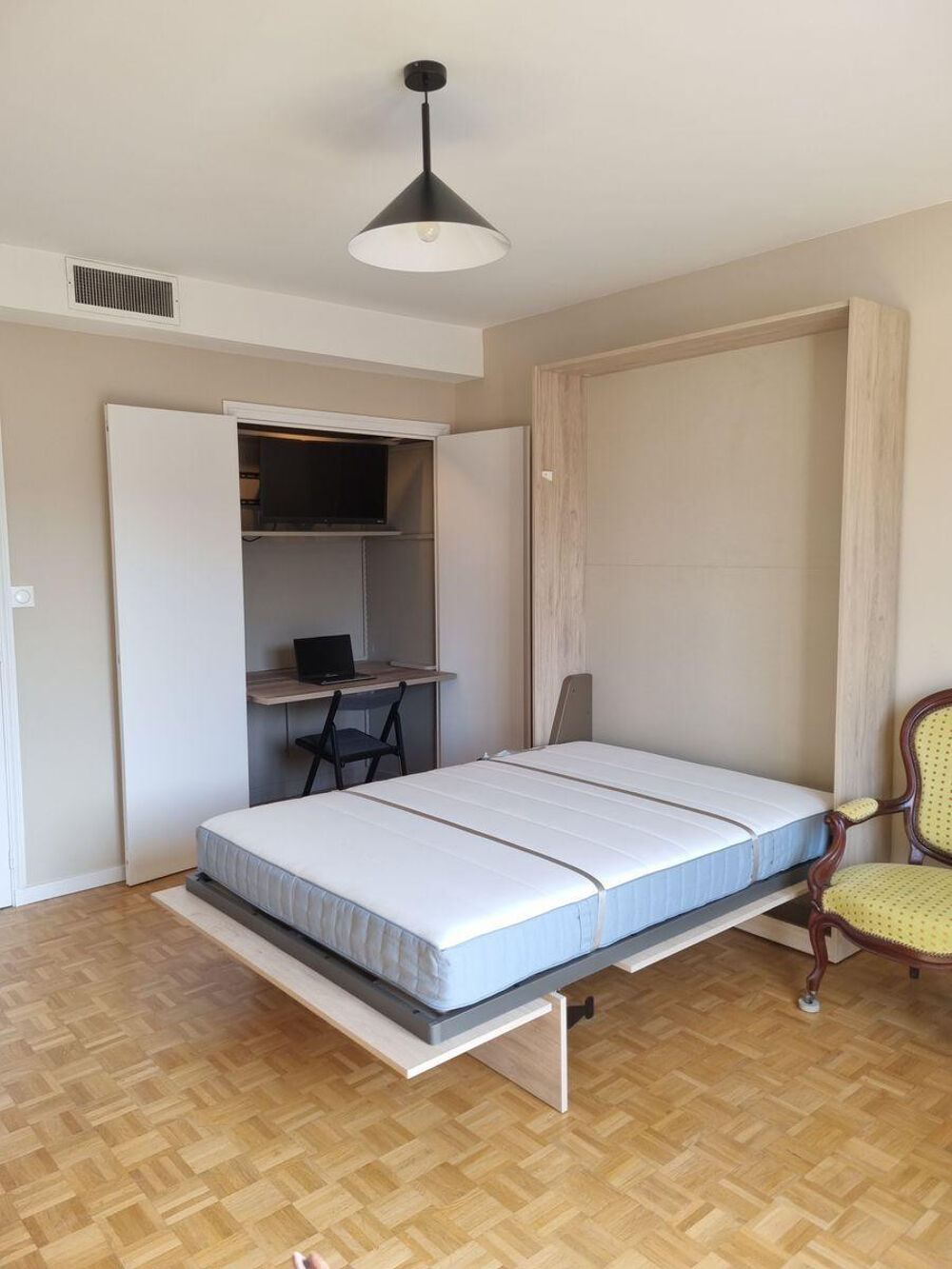 Location Appartement Très beau T1 entièrement refait au dernier étage Grenoble