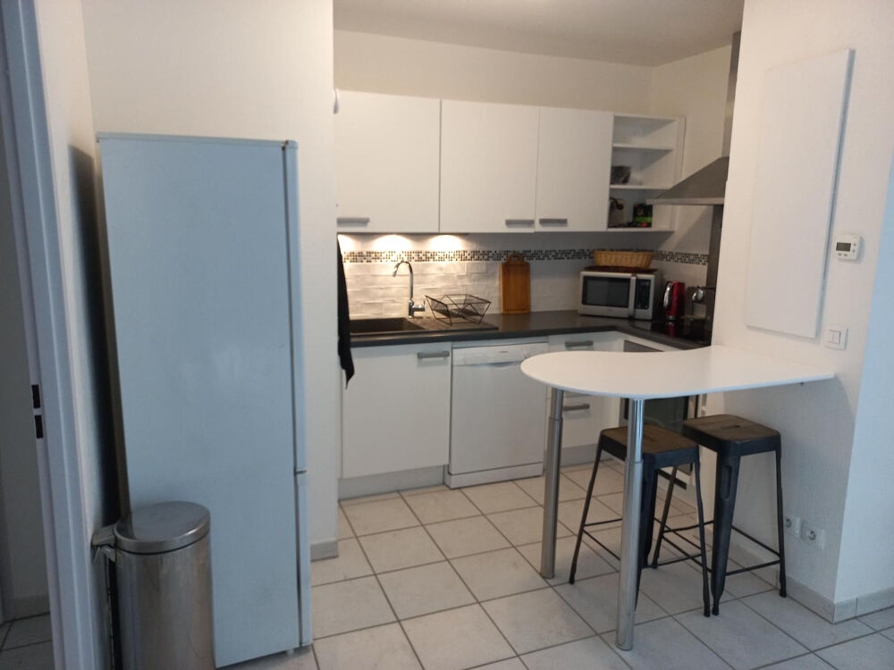 Location Appartement Superbe T2 meublé Marseille 2