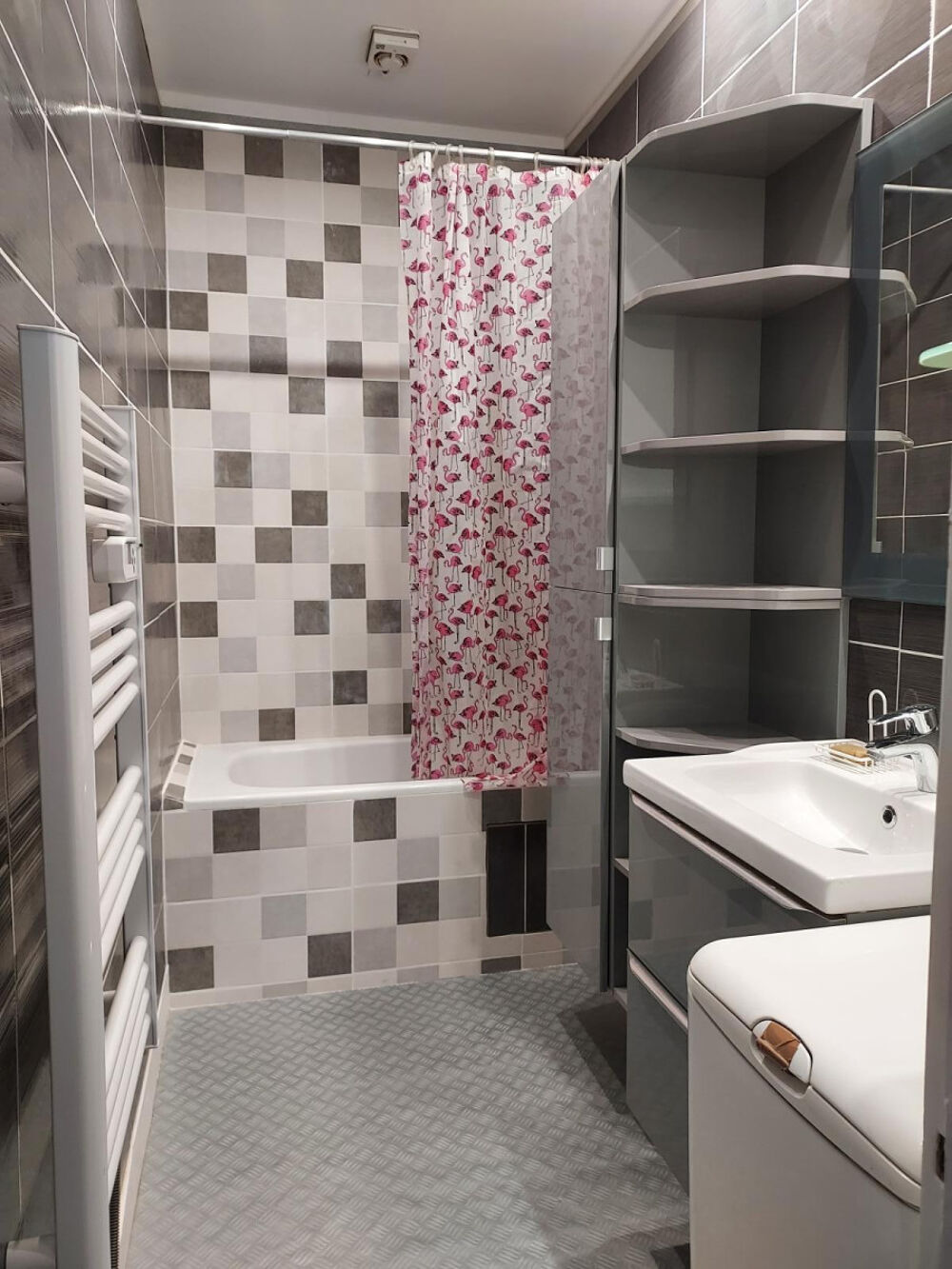 Location Appartement Grand F2 Rénové, clair, calme. Grenoble centre Grenoble