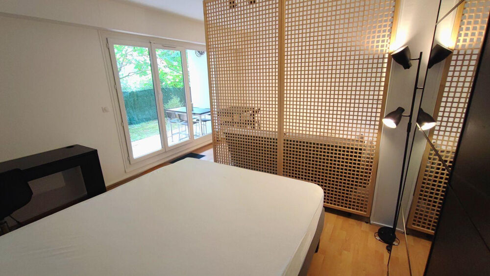 Location Appartement Grand studio meublé avec jardin, rangements et box Évry-courcouronnes