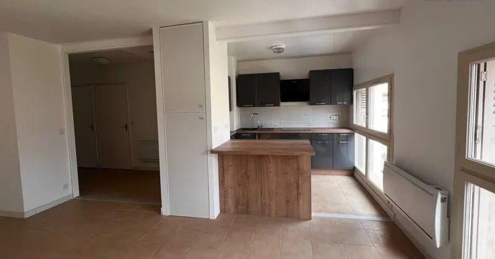 Location Appartement Beau T2 51m² rénové Proche Parking Carnot Aix-en-provence