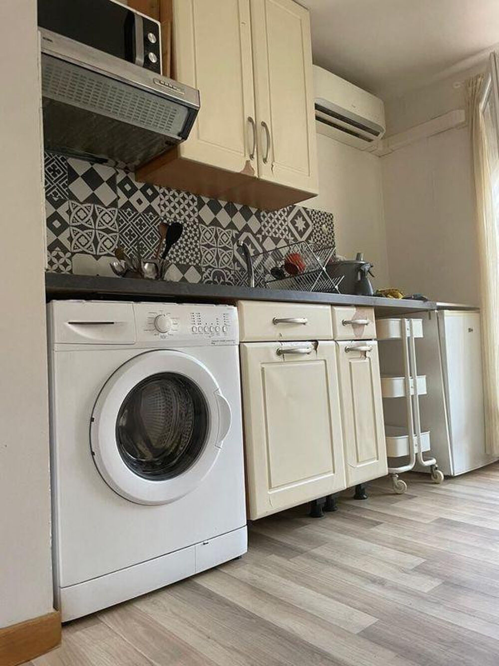 Location Appartement Studio meublé 18m² - 13001 Marseille 1
