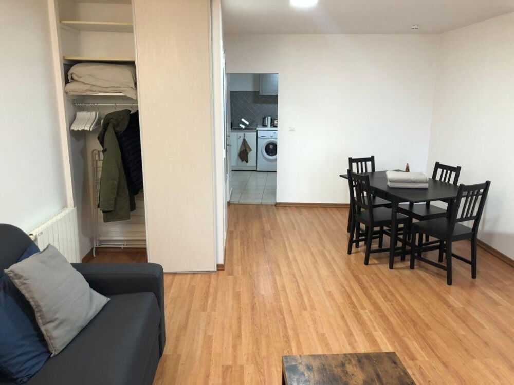 Location Appartement À louer : grand studio meublé 750/mois Montgeron Montgeron
