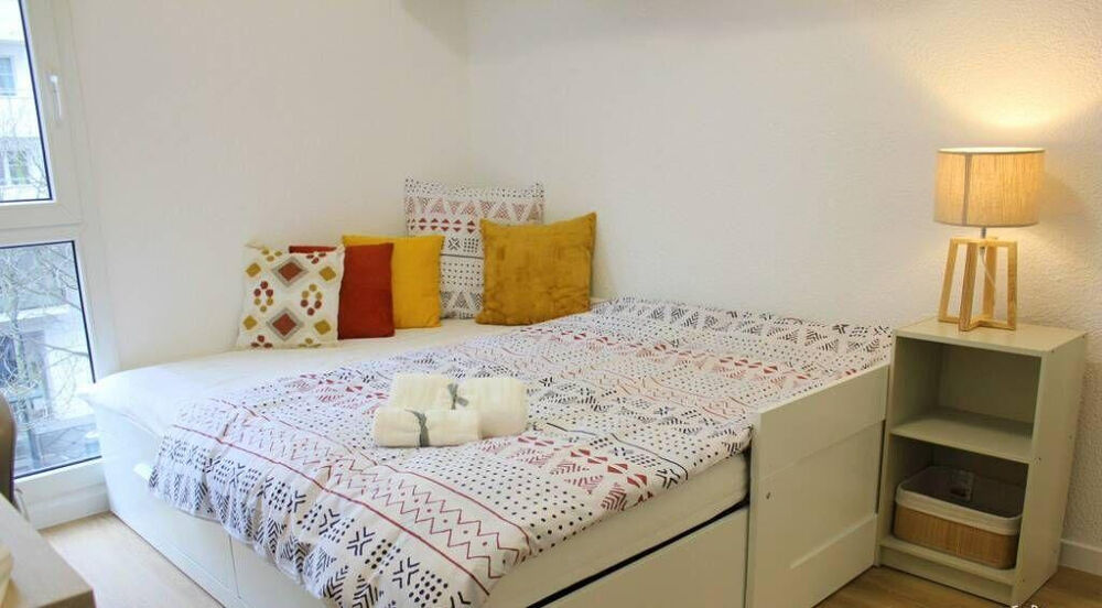 Location Appartement Beau studio meublé 19 m² à Courbevoie Courbevoie