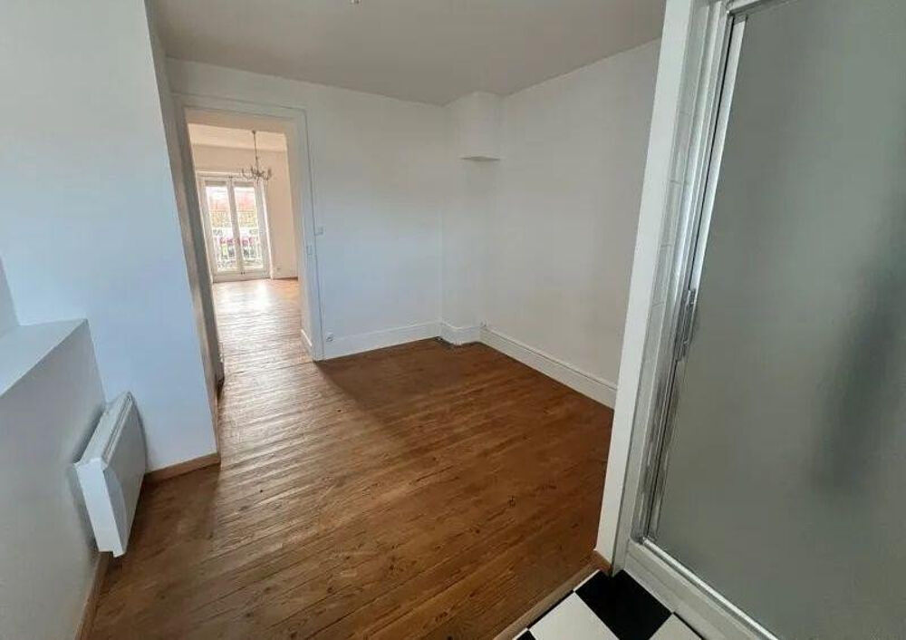 Location Appartement Beau T2 36m² traversant situé Avenue Sainte-Anne Nantes