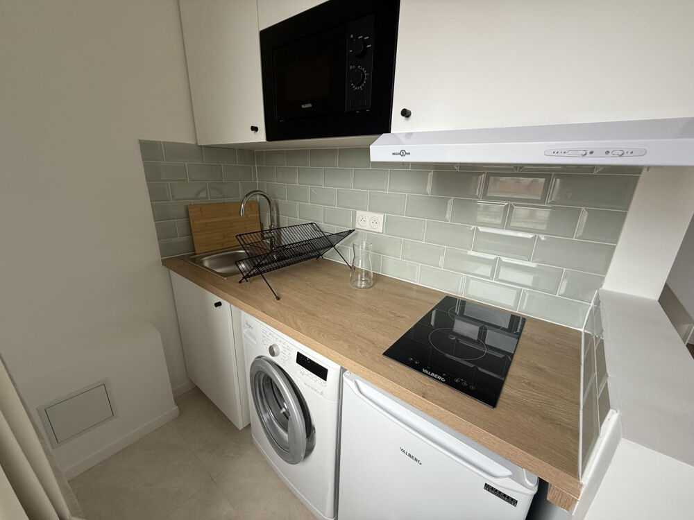 Location Appartement Studio meublé neuf 18m² -Dernier étage + cave Clichy