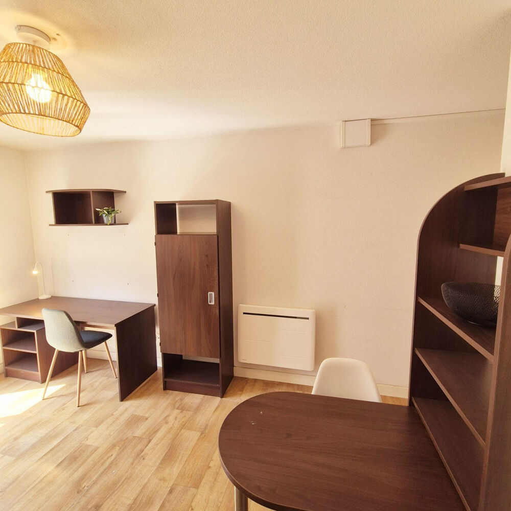 Location Appartement Location studio meublé 21m2 - Marseille St-Charles Marseille 3