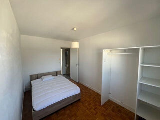  Appartement à louer 4 pièces 85 m²
