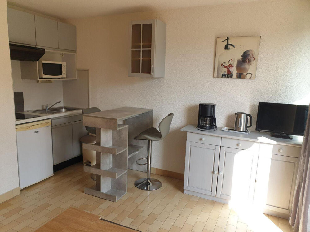 Location Appartement Studio meublé proche de la mer Carqueiranne