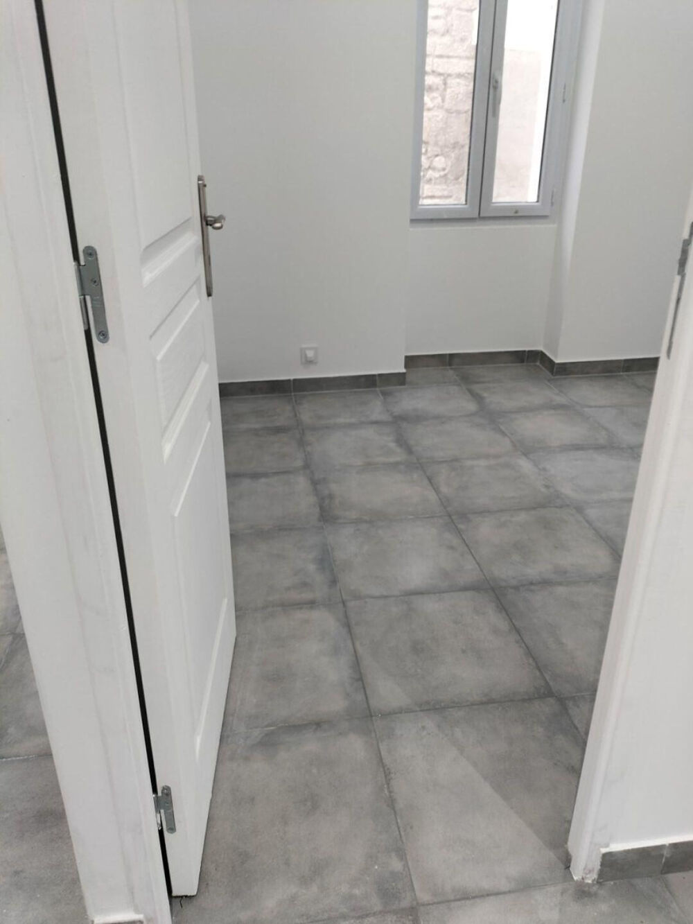 Location Appartement Beau T2 rénové 50m² au calme et propre Marseille 15