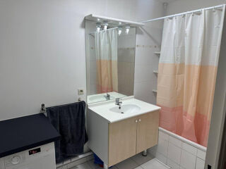  Appartement à louer 1 pièce 64 m²