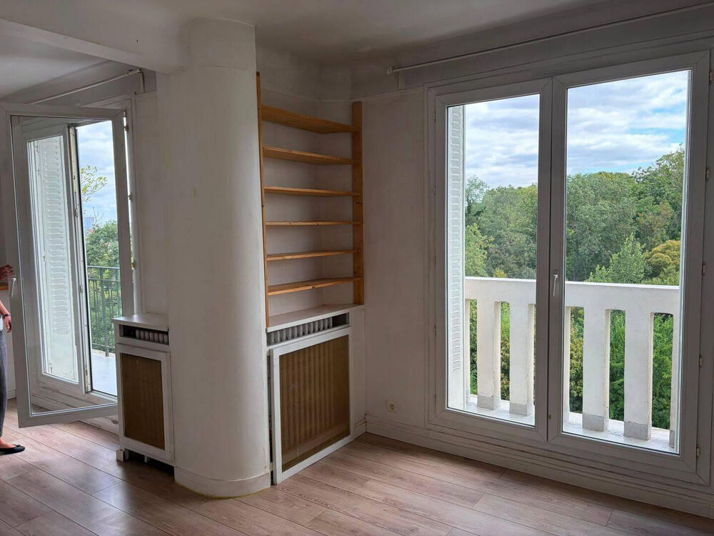 Location Appartement 50m² - Face au Parc des Buttes Chaumont Paris 19