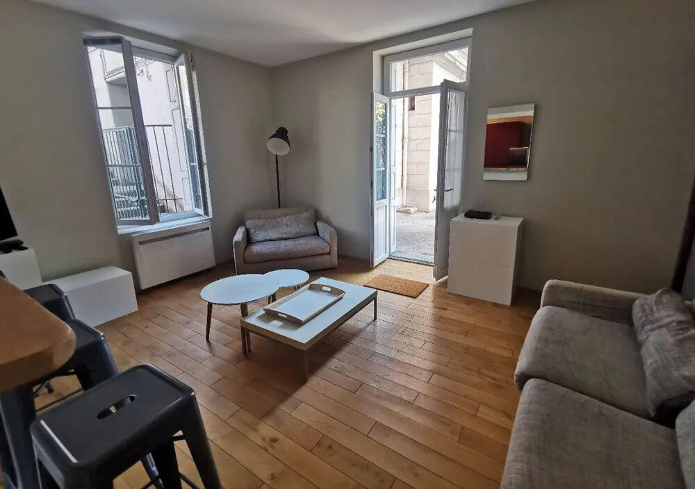Location Appartement Superbe 3P meublé avec terrasse à Saint-Etienne Saint-Étienne