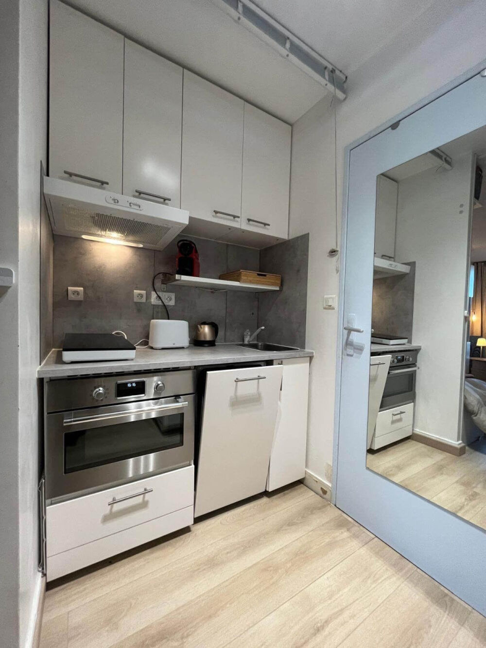 Location Appartement COUP DE COEUR... VUE URBAINE DEGAGEE.. LUMINEUX Paris 18