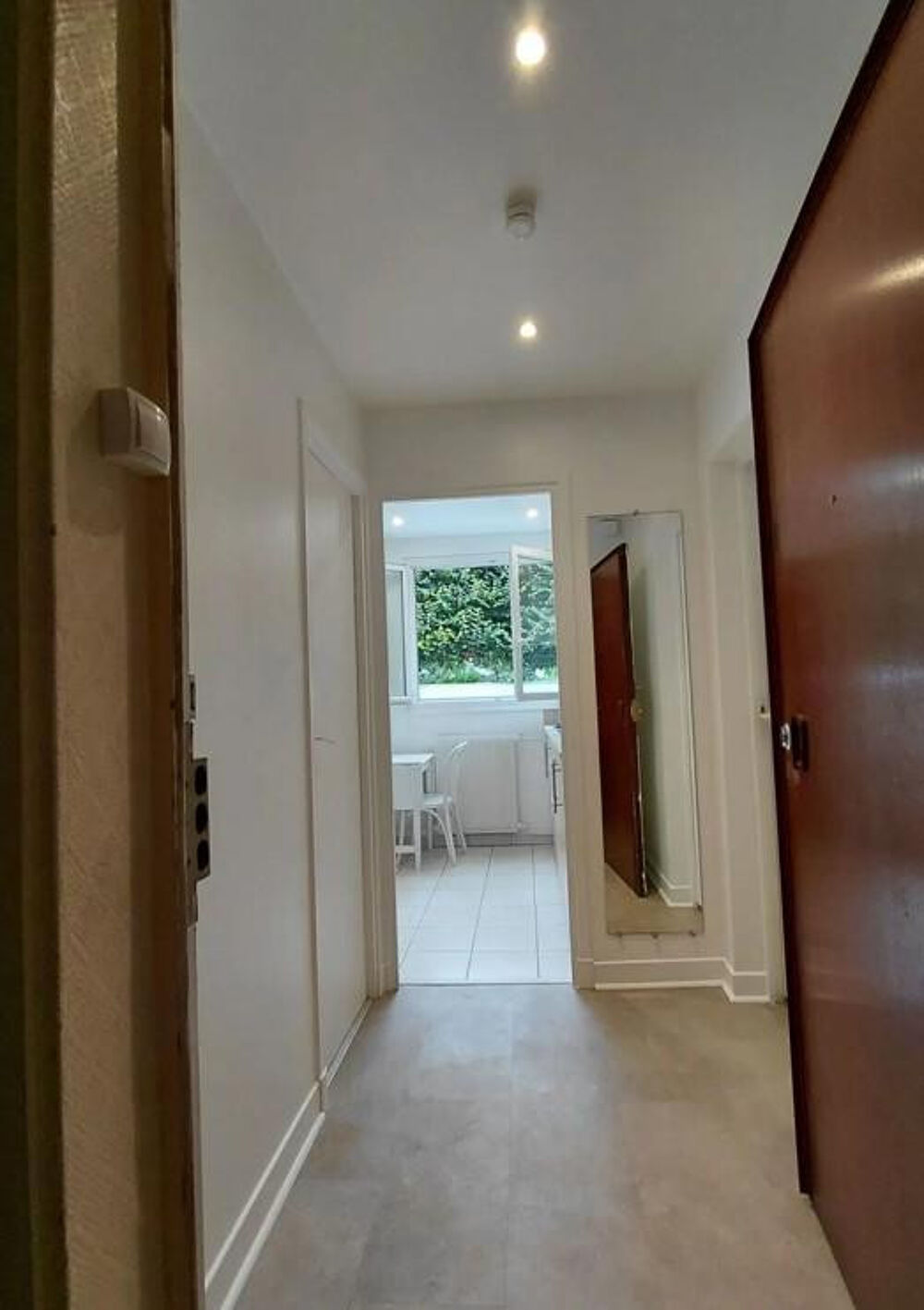Location Appartement Studio à Beaux volumes Résidence familial lieu sûr Rueil-malmaison
