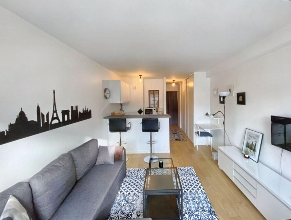 Location Appartement Grand studio rénové à 7min de république ! Paris 11