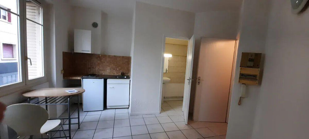 Location Appartement STUDIO 16m² meublé et refait à neuf bld FOCH Grenoble