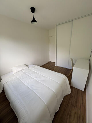  Appartement à louer 4 pièces 85 m²