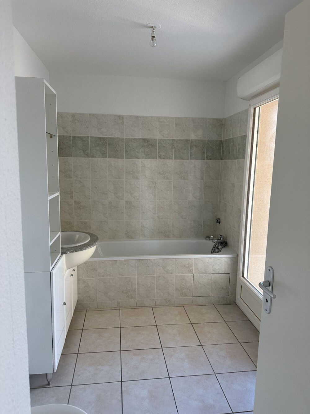Location Appartement Appartement T2 résidence sécurisée avec piscine Carpentras