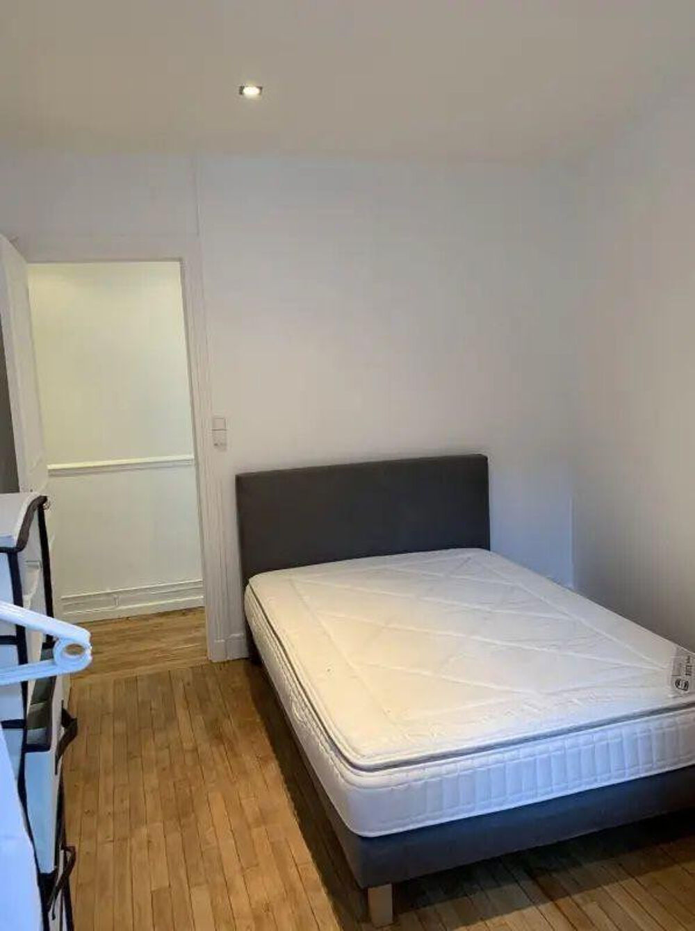 Location Appartement Rare : lumineux, traversant, vue sur Paris Puteaux