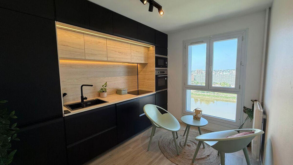 Location Appartement Superbe T2 de 53 m² – Vue Loire – 16e étage Nantes
