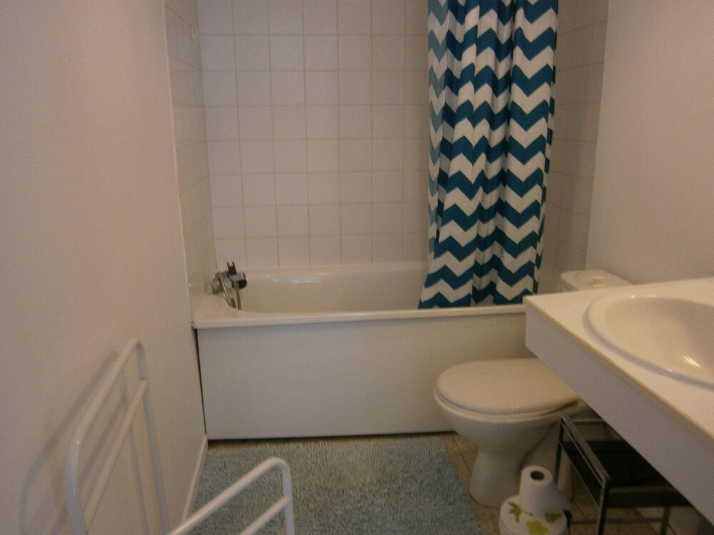 Location Appartement Studio meublé en rez de jardin a qq pas des facs Pessac