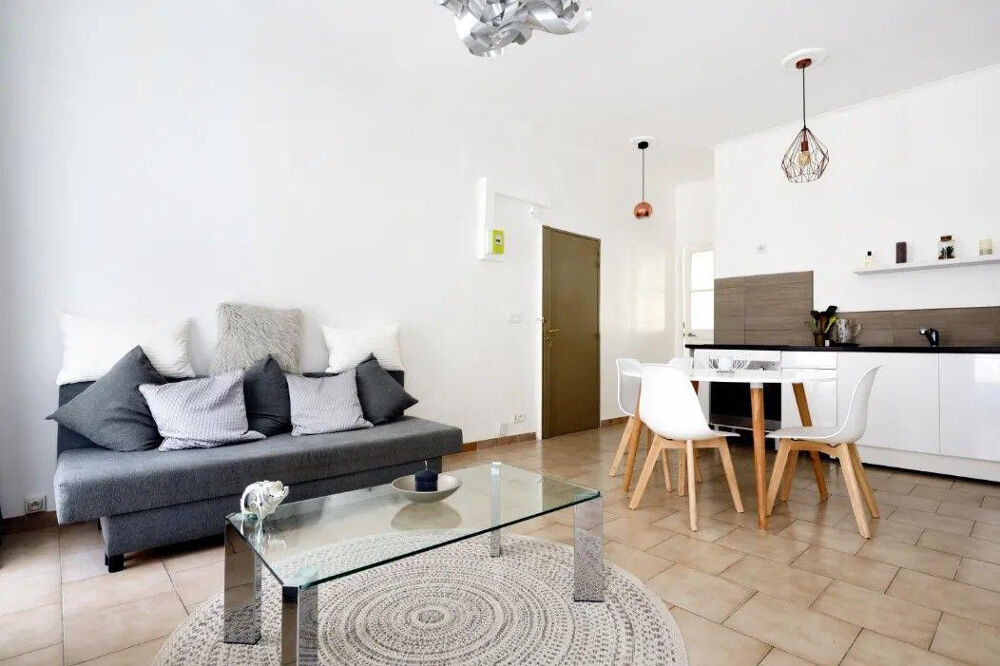 Location Appartement 2P meublé 46m² pour couple étudiants à La Joliette Marseille 2