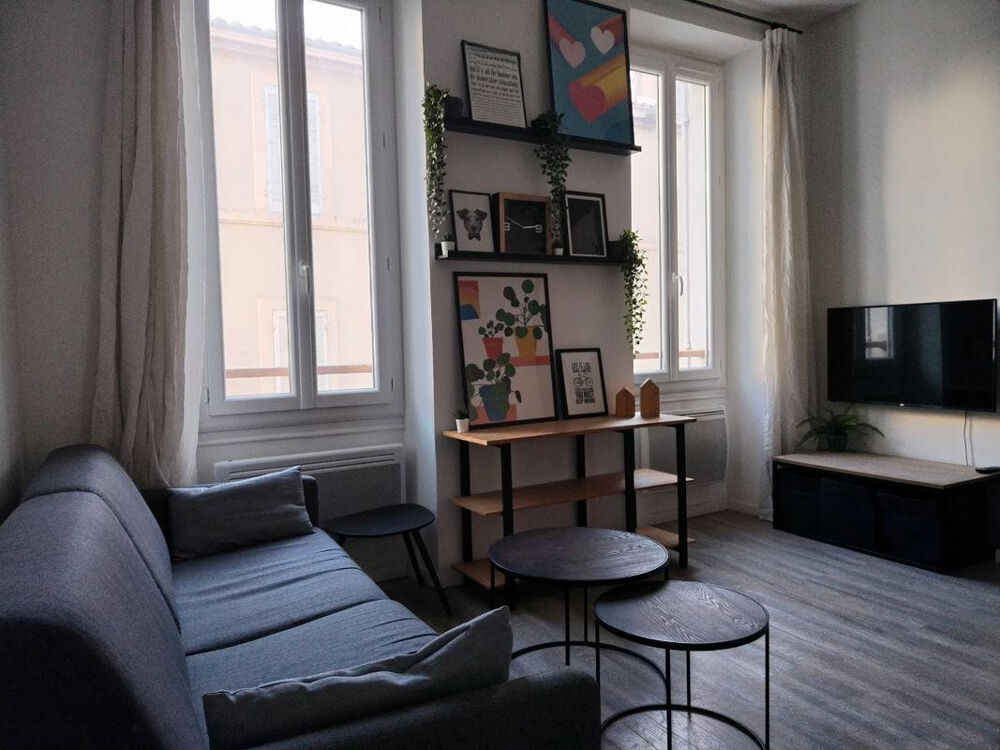 Location Appartement Particulier loue T2 meublé et équipé proche écoles Marseille 5