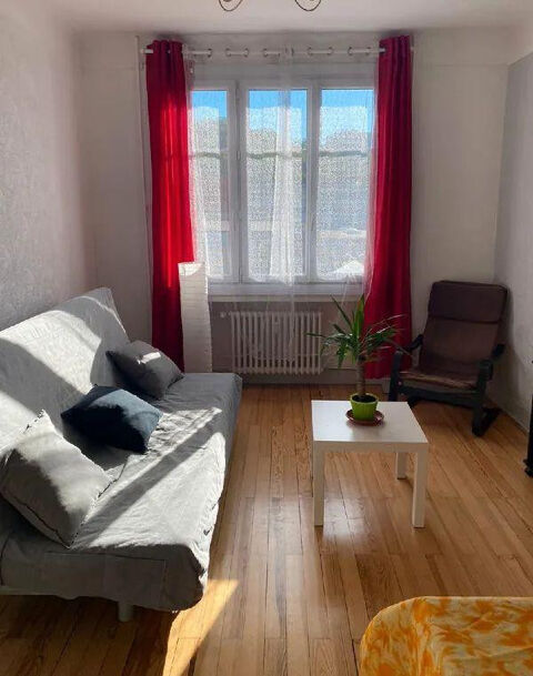   Grand meublé lumineux 68m2 à Saint-Etienne Appartement - 2 pièce(s) - 68 m²
