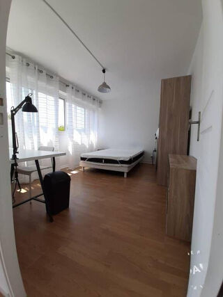  Appartement à louer 5 pièces 89 m²